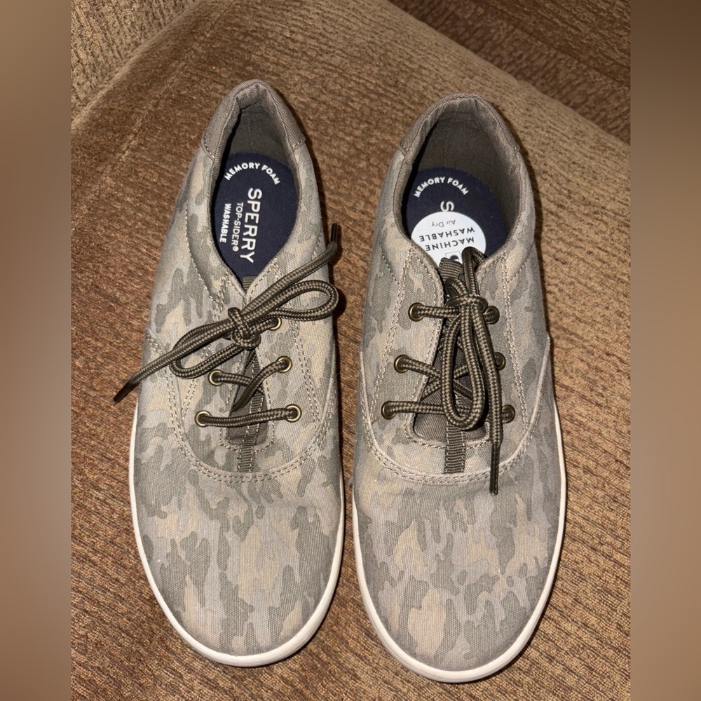 Sperry Kids Camouflage Sneakers NWOB